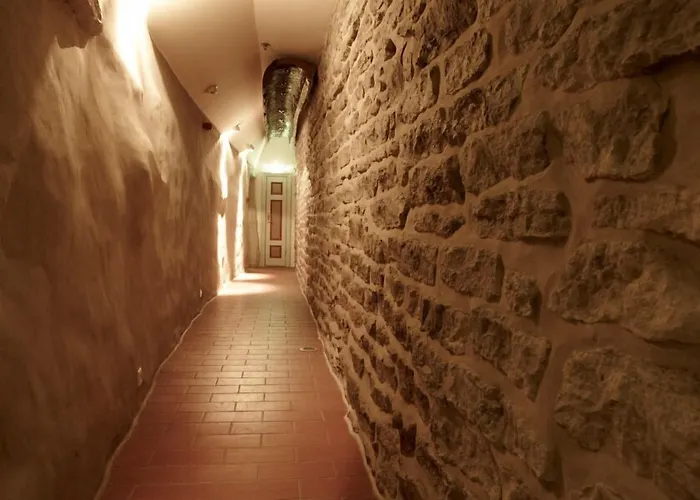 Cru Hotel